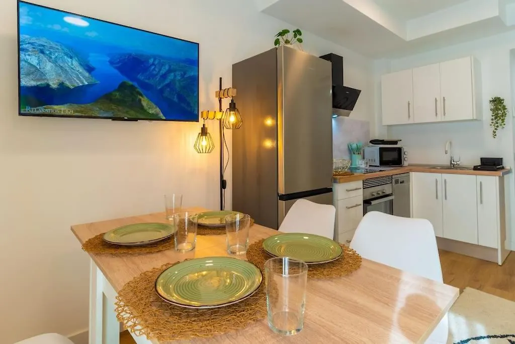 Apartamento De 2 Dormitorios Con 40Mt De Terraza Y A 250Mt De La Playa Del Zapillo Almería Daire