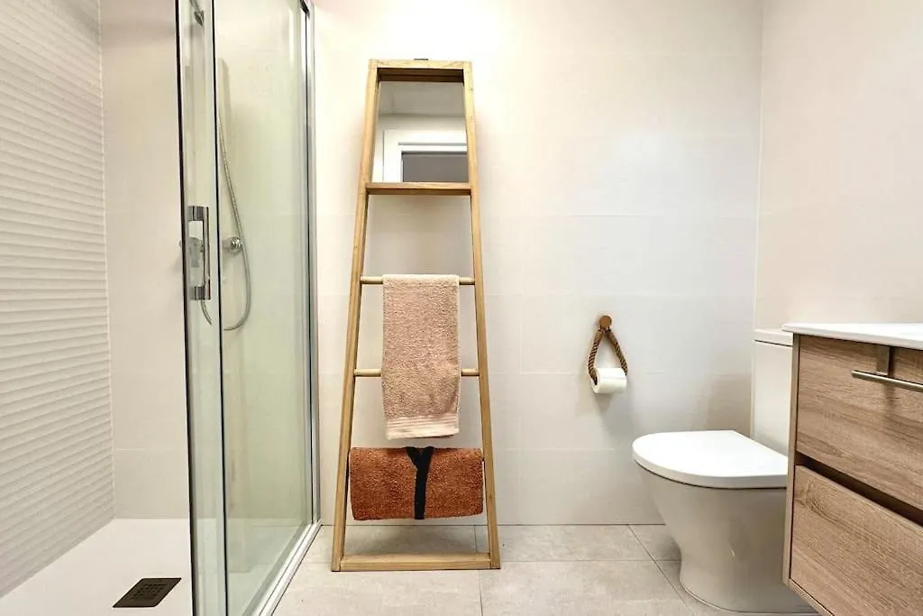 Apartamento De 2 Dormitorios Con 40Mt De Terraza Y A 250Mt De La Playa Del Zapillo Almeria 0*,