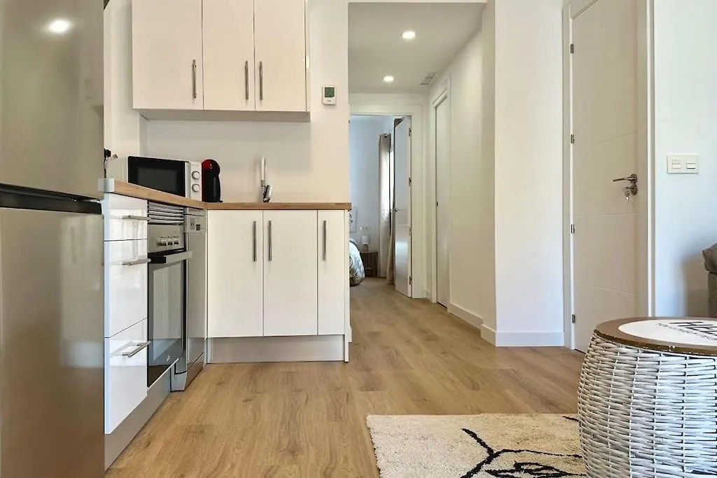 Apartamento De 2 Dormitorios Con 40Mt De Terraza Y A 250Mt De La Playa Del Zapillo Almería Daire