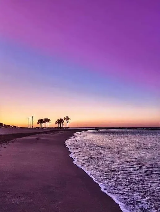 Apartamento De 2 Dormitorios Con 40Mt De Terraza Y A 250Mt De La Playa Del Zapillo Almeria