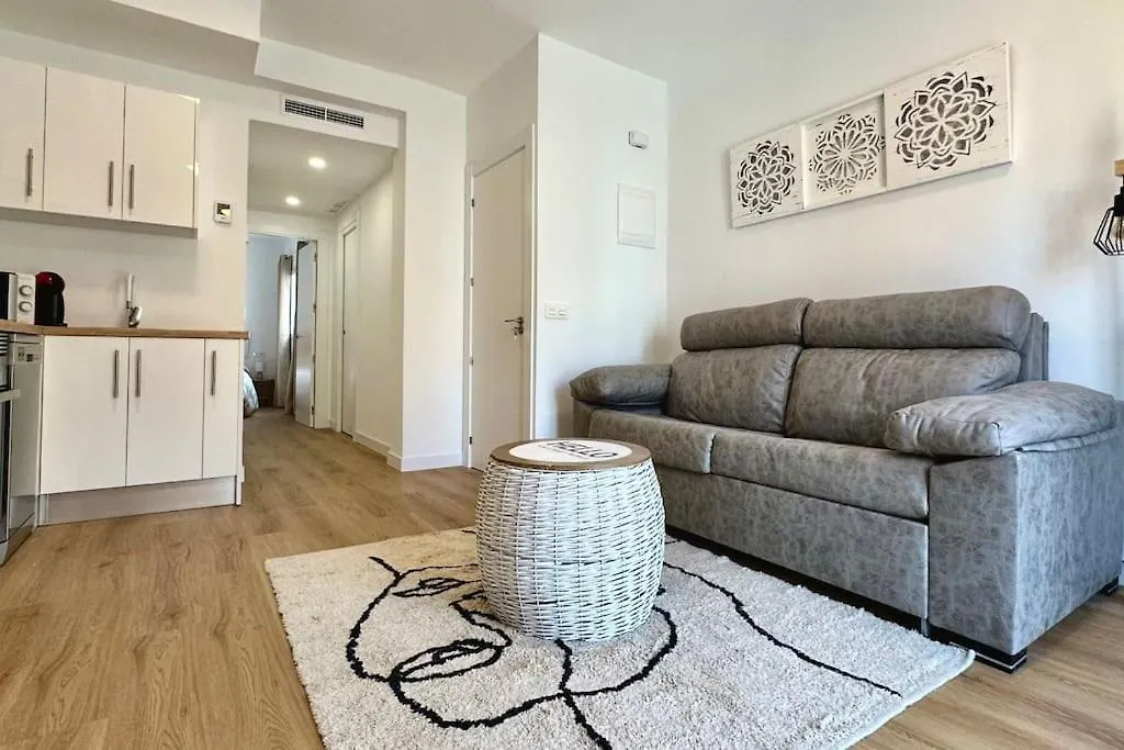 Apartamento De 2 Dormitorios Con 40Mt De Terraza Y A 250Mt De La Playa Del Zapillo Almeria