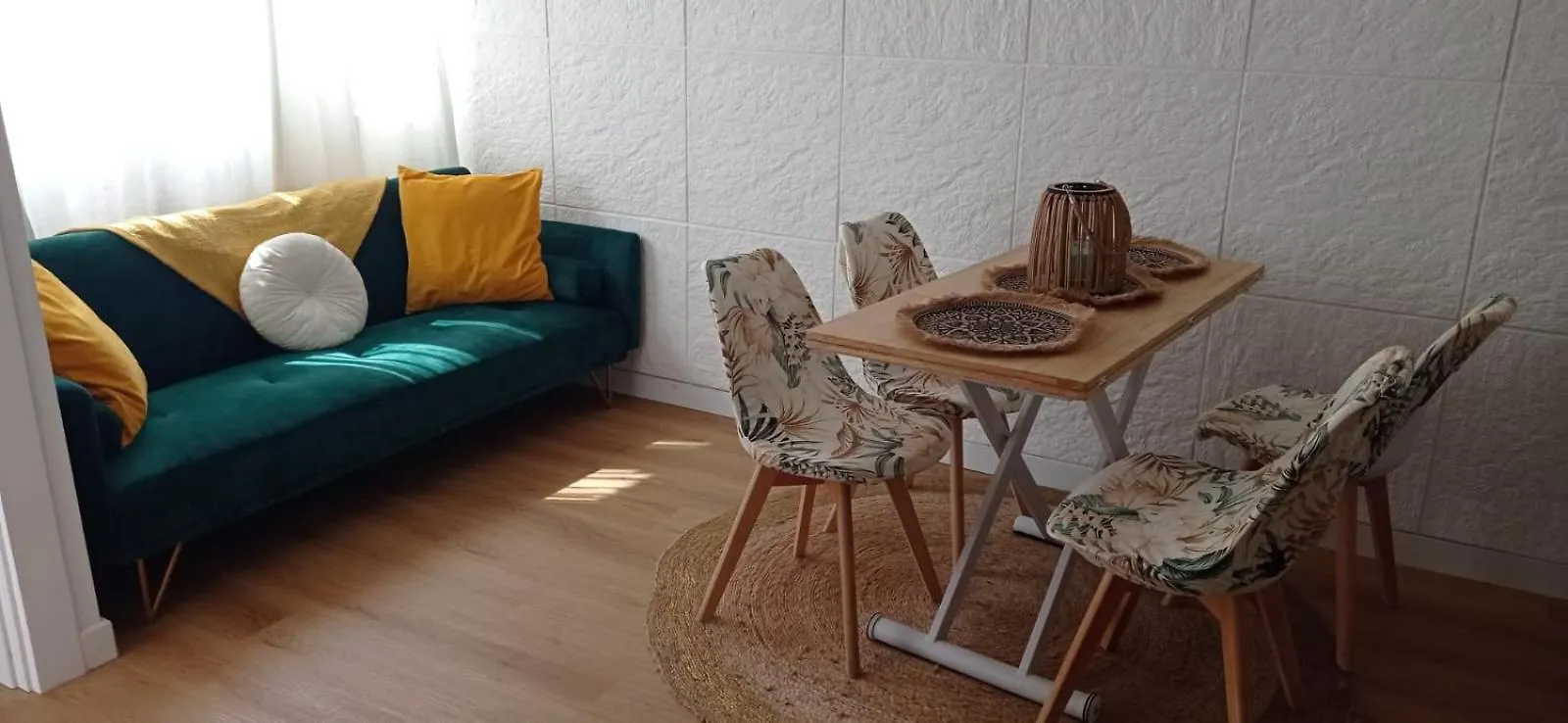 Apartamento De 2 Dormitorios Con 40Mt De Terraza Y A 250Mt De La Playa Del Zapillo Almería Daire